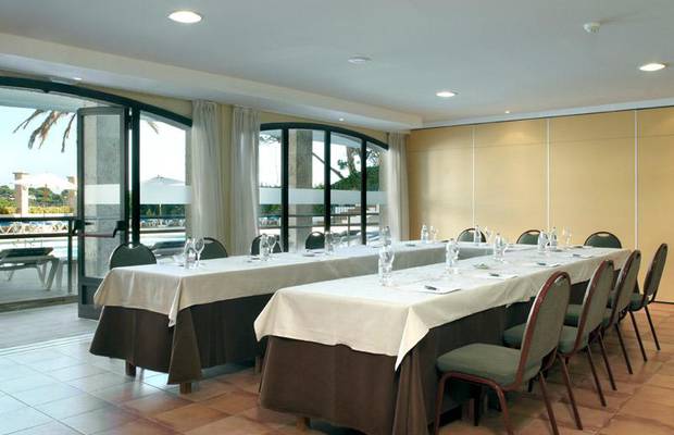 Salón Presentaciones Hotel Ilunion Caleta Park S'Agaró