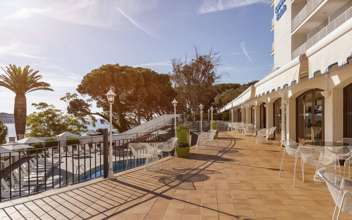 Terraza Hotel Ilunion Caleta Park S'Agaró Terraza Hotel Ilunion Caleta Park S'Agaró