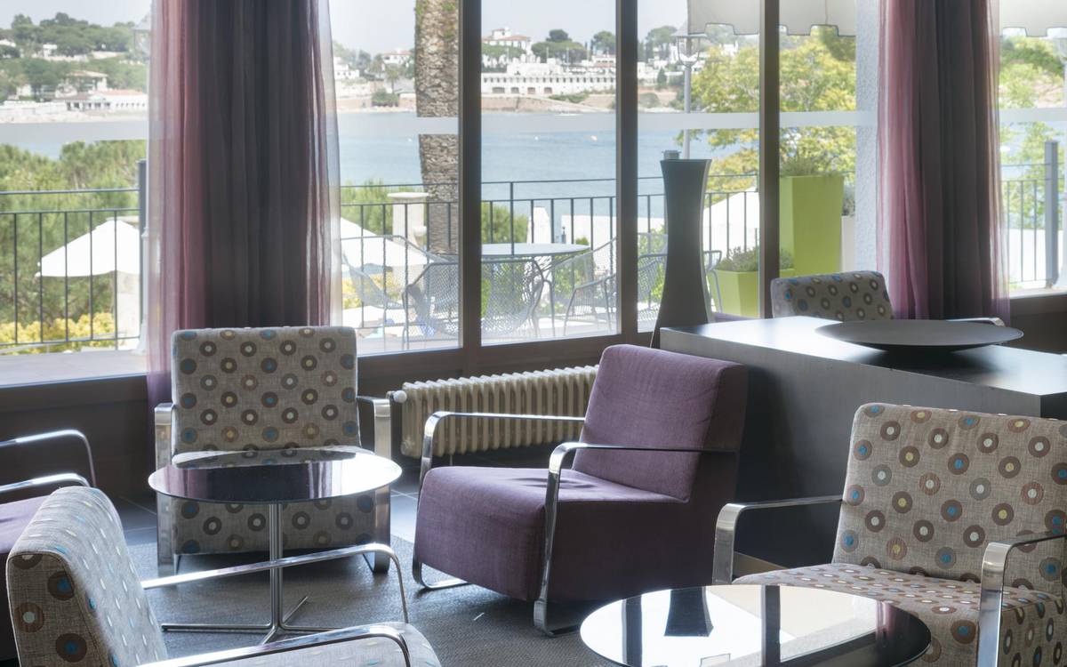 Bar-cafetería y terraza hotel ilunion caleta park s'agaró Bar-cafetería y terraza hotel ilunion caleta park s'agaró